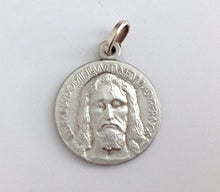 Carica l'immagine nel visualizzatore di Gallery, Medaglietta Raffigurante "Il Volto Santo di Cristo " In Argento Massiccio 925