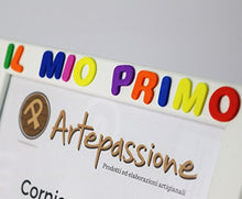 Carica l&#39;immagine nel visualizzatore di Gallery, Cornici per foto in legno con la scritta Il Mio Primo Giorno Di Asilo, da... - Ilgrandebazar