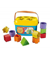 Carica l'immagine nel visualizzatore di Gallery, Fisher-Price FFC84 Secchiello con Cercaforme, 10 Blocchi Assortiti, Bambini...