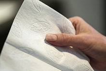 Carica l'immagine nel visualizzatore di Gallery, Tork 290163, Asciugamani Piegati a V, 2 Veli, Bianchi, Compatibili 25x23 cm - Ilgrandebazar