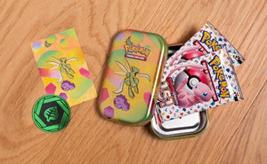 Pokémon Miniscatola da collezione Scarlatto e Violetto-151 del GCC Scyther (due buste di espansione, una moneta e una carta con illustrazione), edizione in italiano, 210-60387