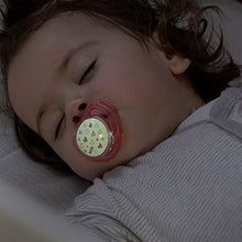 Carica l'immagine nel visualizzatore di Gallery, NUK 10177145 Trendline Night &amp; Day - Ciuccio luminoso in silicone, 18-36...