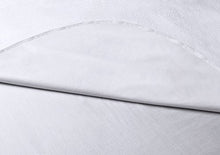 Carica l'immagine nel visualizzatore di Gallery, Utopia Bedding Coprimaterasso Impermeabile - 160 cm x 200 x 30 - Ilgrandebazar
