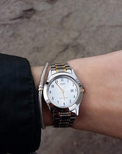 Carica l'immagine nel visualizzatore di Gallery, Casio Orologio Analogico al Quarzo Donna con Cinturino in Acciaio Inox... - Ilgrandebazar