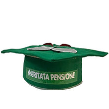 Carica l&#39;immagine nel visualizzatore di Gallery, Mr. Gadgets Pensione tocco in feltro verde con scritta meritata pensione per... - Ilgrandebazar