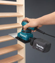 Carica l&#39;immagine nel visualizzatore di Gallery, Makita Bo4566 Levigatrice Orbitale, 100x164 mm, 200 W