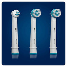 Carica l'immagine nel visualizzatore di Gallery, Oral-B testine di ricambio Ortho Care Essential Kit (3 Pezzi)