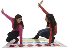Carica l'immagine nel visualizzatore di Gallery, Hasbro Twister Gioco in Scatola Hasbro Gaming - versione 2020 in Italiano versione 2020 Single