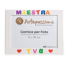 Carica l&#39;immagine nel visualizzatore di Gallery, Cornici per foto in legno con la scritta Maestra TVB e decorata con... - Ilgrandebazar