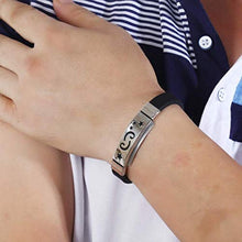 Carica l'immagine nel visualizzatore di Gallery, Bracciale in Nera con Piastra Incisa Segno di Costellazione Bottiglia D'acqua - Ilgrandebazar