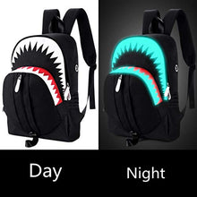 Carica l&#39;immagine nel visualizzatore di Gallery, WYCY Zaino luminoso Borsa da scuola Shark grande volume 36L con porta Squalo