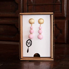 Carica l&#39;immagine nel visualizzatore di Gallery, Orecchini a goccia, lunghi di una donna unica ed elegante con sfere in...