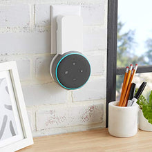 Carica l&#39;immagine nel visualizzatore di Gallery, AmazonBasics - Supporto da parete per Echo Dot (3ª generazione), Bianco White
