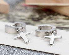 Carica l&#39;immagine nel visualizzatore di Gallery, Flongo orecchini donna uomo croce forma fashion stile argento Argento + Nero - Ilgrandebazar