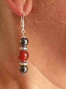 Orecchini di Thurcolas Venezia con perle dell'ematite e dell'agata rossa