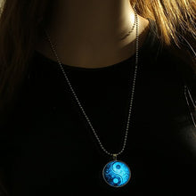 Carica l&#39;immagine nel visualizzatore di Gallery, Yumilok Tai Chi Yin Yang Collana con ciondolo brillante al buio in lega,... - Ilgrandebazar