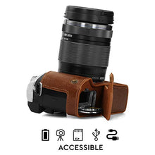Carica l&#39;immagine nel visualizzatore di Gallery, MegaGear Custodia in Vera Pelle Compatibile con Olympus Om-D E-M5 Marrone