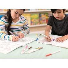 Carica l'immagine nel visualizzatore di Gallery, CRAYOLA Mini Kids – Pennarelli Lavabili con Punta Arrotondata, Confezione da 12 Pezzi in Colori Assortiti, Età Consigliata: 12 Mesi - 5 Anni