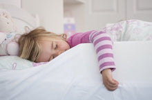 Carica l&#39;immagine nel visualizzatore di Gallery, Purple Daisies Barriera in Schiuma Sponda Letto per Neonati &amp; Bambini –...