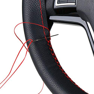 Coprivolante fai-da-te in pelle morbida sul volante dell'auto con Black Red