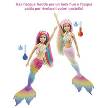 Carica l&#39;immagine nel visualizzatore di Gallery, Barbie Dreamtopia Sirena Cambia Colore - Bambola con Look Arcobaleno - Corpetto con Dettagli Marini - Colori Neon Accesi - Regalo Bambini 3-7 Anni, GTF89
