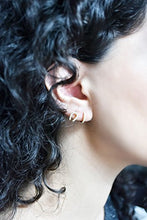 Carica l&#39;immagine nel visualizzatore di Gallery, Orecchini a Cerchio Donna in Argento Sterling 925 Placcato Oro con Bianca