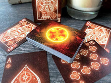 Carica l&#39;immagine nel visualizzatore di Gallery, Fournier Stargazer Sunspot, Mazzo di Carte Speciali Unisex-Adult, Lucido,...