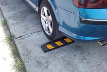 Carica l&#39;immagine nel visualizzatore di Gallery, SNS SAFETY LTD Fermaruota in Gomma, per Parcheggi e Garages, Nero e Giallo,... - Ilgrandebazar