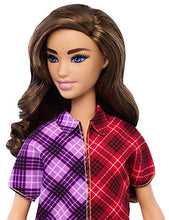 Carica l&#39;immagine nel visualizzatore di Gallery, Barbie- Fashionistas Bambola con Capelli Castani Mossi e Vestitino Plaid,... - Ilgrandebazar