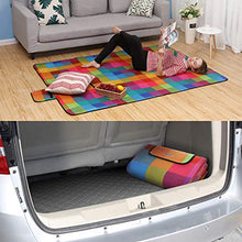 Carica l'immagine nel visualizzatore di Gallery, SONGMICS GCM61C, Coperta da Picnic, in Pile, Impermeabile Unisex-Adult, Quadrati Rossi + Blu, 195 x 150 cm