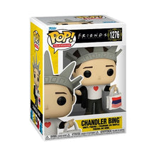 Carica l&#39;immagine nel visualizzatore di Gallery, Funko Pop! TV: Friends - New York Chandler Bing - Figura in Vinile da Collezione - Idea Regalo - Merchandising Ufficiale - Giocattoli per Bambini e Adulti - TV Fans - Figura per i Collezionisti