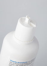 Carica l'immagine nel visualizzatore di Gallery, Saugella, Dermoliquido, Detergente Per L'Igiene Intima Quotidiana a base di Salvia Officinalis, 750 ml