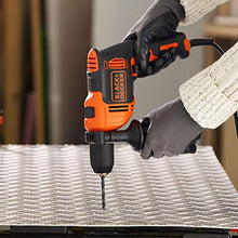 Carica l&#39;immagine nel visualizzatore di Gallery, BLACK+DECKER BEH710K-QS Trapano a Percussione a Filo Compact, 4 Extra 710W