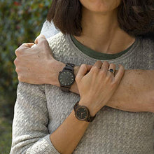 Carica l'immagine nel visualizzatore di Gallery, Opis UR-M1 Orologio da Polso in Legno 1:M1-Uomo, Sandalo Nero M1 - Ilgrandebazar