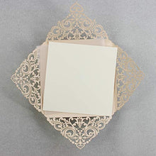 Carica l&#39;immagine nel visualizzatore di Gallery, 50 CARTE CONFEZIONE Carta con busta partecipazioni matrimonio taglio laser... - Ilgrandebazar