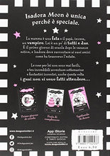 Carica l'immagine nel visualizzatore di Gallery, Vacanza in campeggio. Isadora Moon (Italiano) Copertina flessibile – 27...