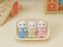 Carica l&#39;immagine nel visualizzatore di Gallery, SYLVANIAN FAMILIES- Marshmallow Topini Bianchi trigemini Sistema di Gioco,...