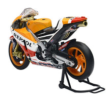 Carica l&#39;immagine nel visualizzatore di Gallery, NewRay Honda Repsol RC212V, Scala 1:12, 2014 Marc Marquez 93