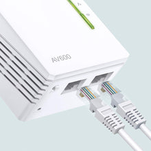 Carica l&#39;immagine nel visualizzatore di Gallery, TP-Link TL-WPA4220 Powerline AV600 + 300 Mbps WiFi (extender solo), Bianco - Ilgrandebazar