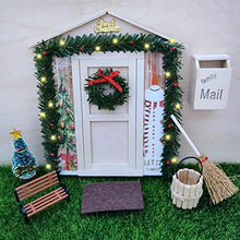 Carica l&#39;immagine nel visualizzatore di Gallery, Porta Elfo Natale Kit Apribile, Porticina Elfo Natale Legno, Miniature Natalizie Fai Da Te Casa, Gnomi Porta Delle Accessori, Decorazioni Casa Natale Albero Legno Finestra Pupazzo Zerbino Lanterna (B)