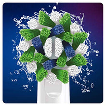 Carica l'immagine nel visualizzatore di Gallery, Oral-B CrossAction Testine di Ricambio con Tecnologia CleanMaximiser,...