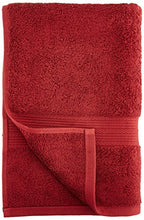Carica l&#39;immagine nel visualizzatore di Gallery, AmazonBasics - Set di 2 asciugamani da bagno che non sbiadiscono, Rosso - Ilgrandebazar