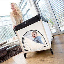 Carica l'immagine nel visualizzatore di Gallery, Hauck Lettino da Viaggio Dream N Play Plus - Culla Neonato fino a 15kg - Letto Pieghevole 60x120cm - Box Bambini con Uscita Laterale - Borsa Inclusa - Beige