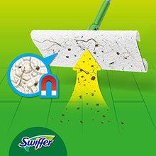 Carica l'immagine nel visualizzatore di Gallery, Swiffer Panni di Ricambio per Scopa Ottimi per Parquet, 36 Pezzi, per Catturare e Intrappolare 3 Volte Più Polvere, Sporco e Peli di una Scopa Tradizionale