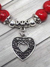 Carica l&#39;immagine nel visualizzatore di Gallery, Bracciale da donna in perle di turchese rosso con pendente argento... - Ilgrandebazar