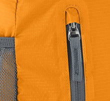 Carica l&#39;immagine nel visualizzatore di Gallery, AmazonBasics - Zaino ultra leggero pieghevole 25 l, Arancione