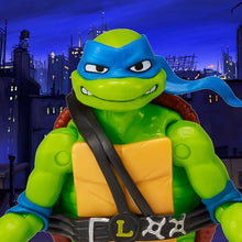 Carica l'immagine nel visualizzatore di Gallery, GIOCHI PREZIOSI - TARTARUGHE NINJA 2023 CAOS MUTANTE–LEONARDO IN VERSIONE ACTION FIGURE ARTICOLATA–DIMENSIONE 12CM–DETTAGLIATA E CON REALATIVA ARMA DA COMBATTIMENTO–PER BAMBINI A PARTIRE DAI 4 ANNI