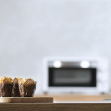 Carica l'immagine nel visualizzatore di Gallery, Cecotec Forno da tavolo Bake&amp;Toast 1090 White, 10 l, 1000 W, timer 60 min, temperatura regolabile fino a 230 °C, teglia, griglia e pinze.