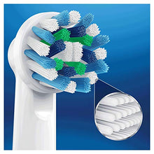 Carica l'immagine nel visualizzatore di Gallery, Oral-B CrossAction Testine di Ricambio per Spazzolino Elettrico, Pacco...