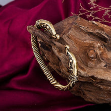 Carica l&#39;immagine nel visualizzatore di Gallery, Bracciale rigido in stile scandinavo antico, ritorto con teste di drago,... - Ilgrandebazar